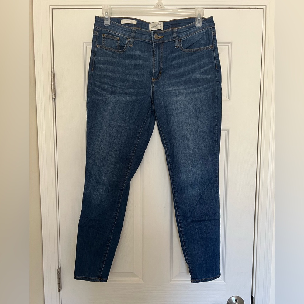 Universal Thread Mid Rise Skinny Jeans